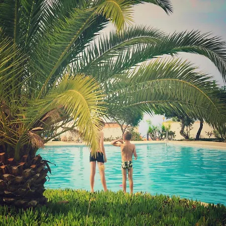 Peake's Retreats, Forest Golf And Beach * Кирения